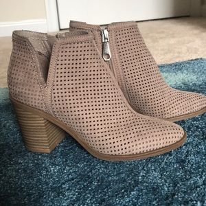 Women’s DV “Ettie” Heeled Fashion Boot